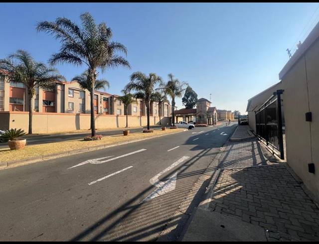 1 BEDROOM APARTMENT FOR SALE IN ORMONDE